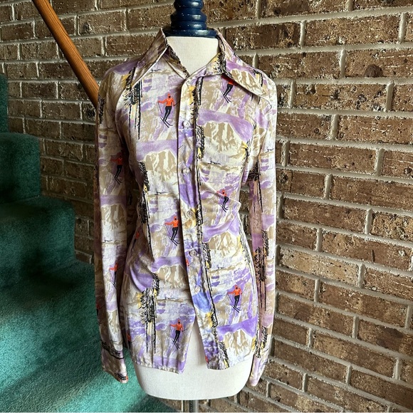 VTG 70s Retro Repeat Ski Slopes Scene Light Purple Dagger Collar Shirt - Picture 1 of 9